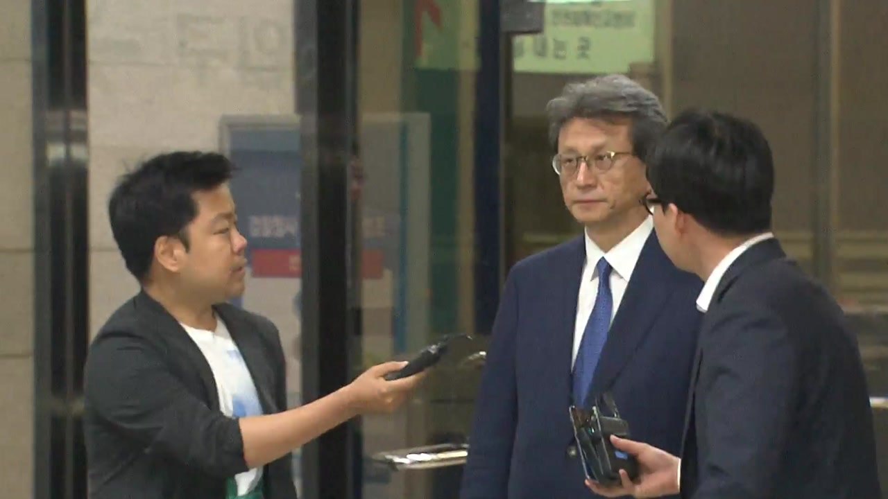 정현호 삼성전자 사장 17시간 조사 뒤 귀가..."혐의 부인" / YTN