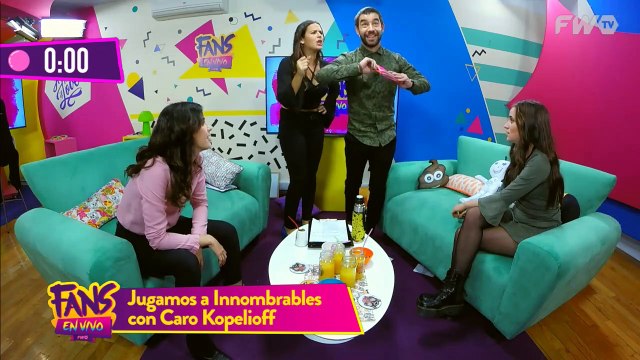 CORTE REDES FEV #17: Caro invita a Agus a su casa