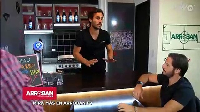 Agustín Pichot con Marconi: Pichot acorrala (?) a Marconi - Arroban #210