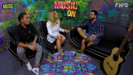 Santi Aysine "Aprendí a tocar la guitarra robándosela marido de mi mamá"