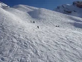 Amo essayant de faire un 180° en ski,2eme essais +1an