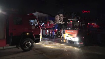 KOCAELİ 2 katlı evin çatısındaki yangın korkuttu