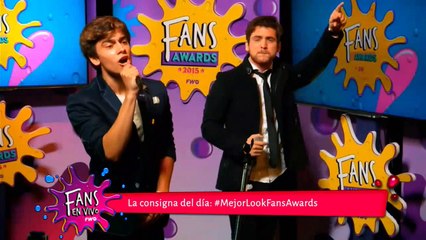Blooper Coco y Jenny cantan y bailan como maxi y agustin - Fans en Vivo #199