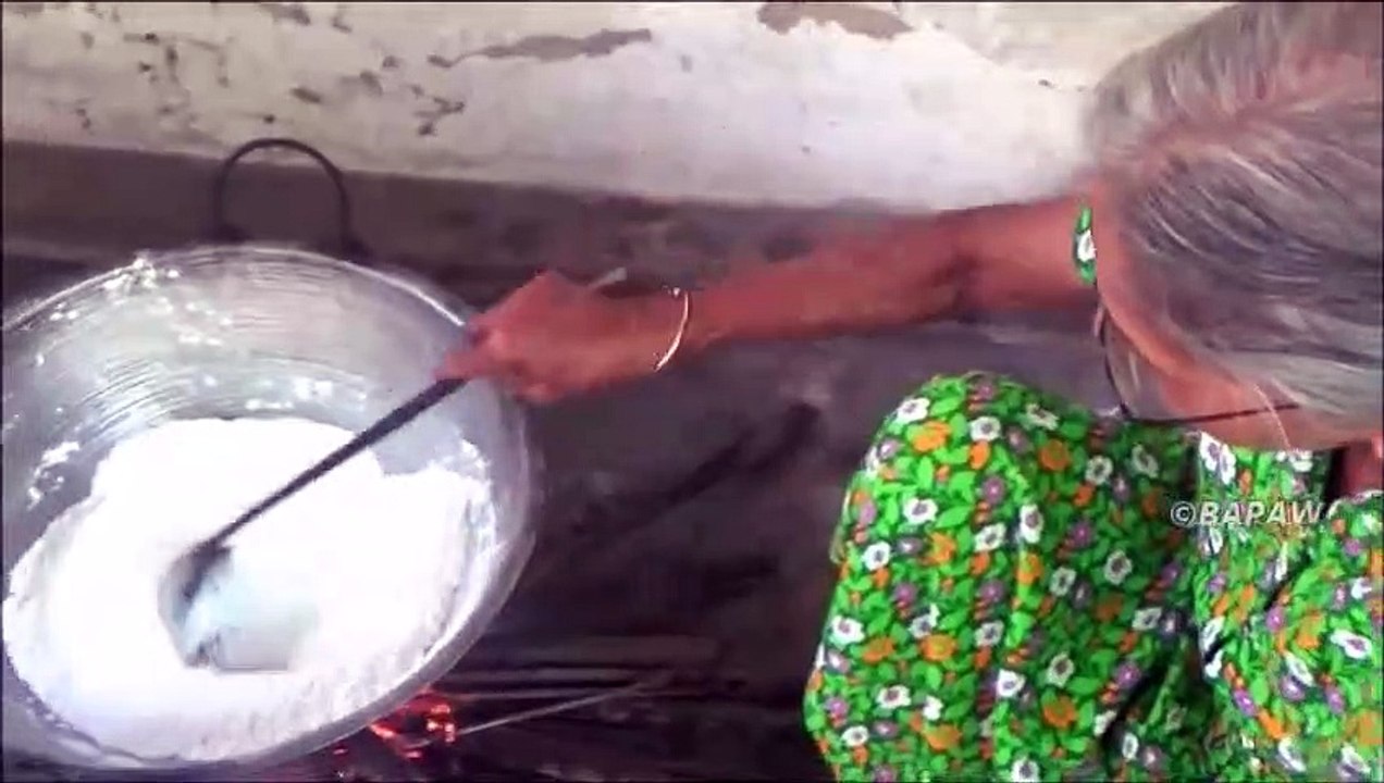 Village Aliments  Doux Traditionnels Goûters préparés dans mon Village par la grand-mère