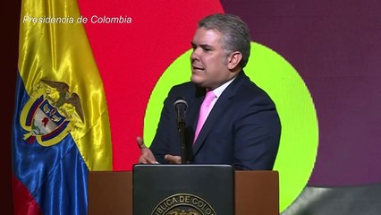 Exjefe guerrillero requerido por EEUU juramenta como congresista en Colombia
