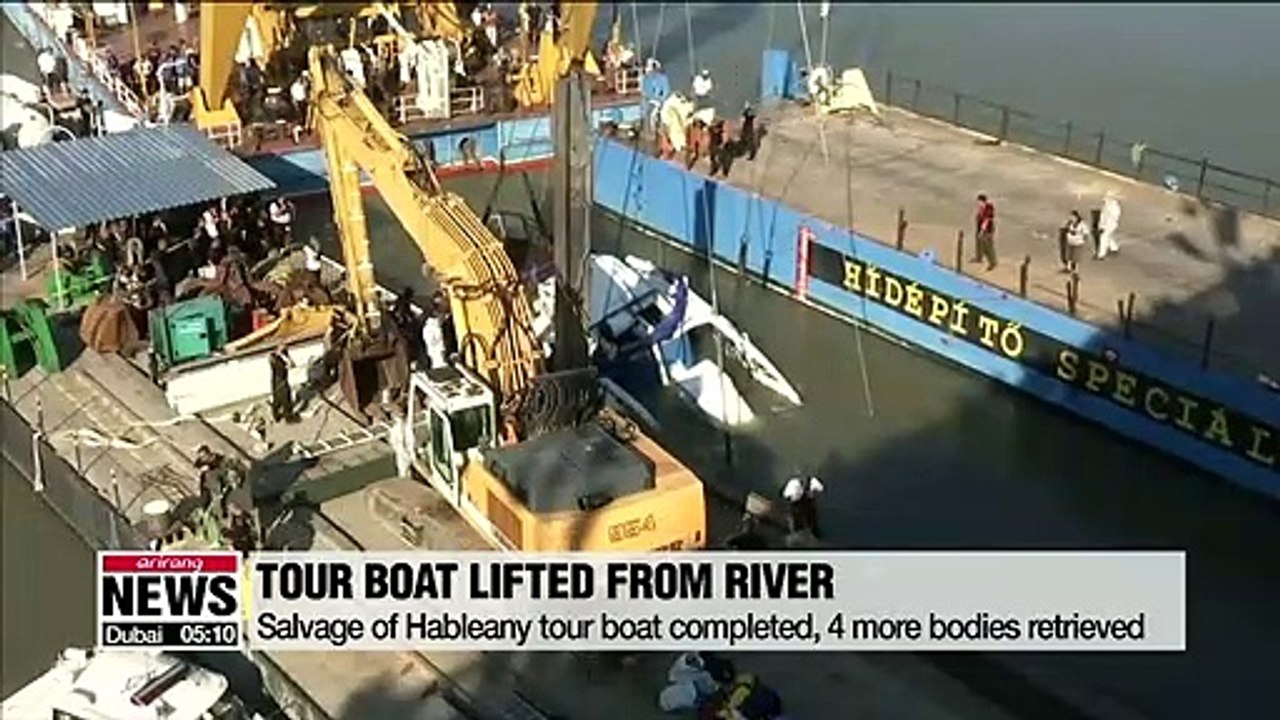 Hableany tour boat salvaged from Danube River after two weeks, investigations to follow