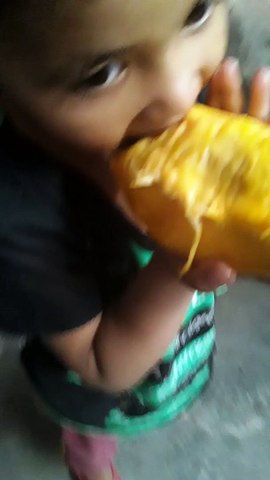 RIYAA EAR MANGO