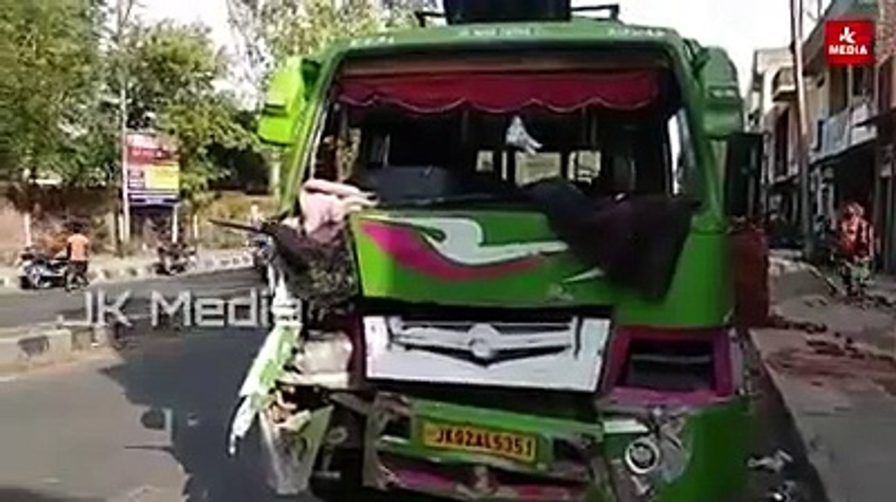 Two injured in multi vehicle collision on College road near Boys Hostel GDC #Kathua