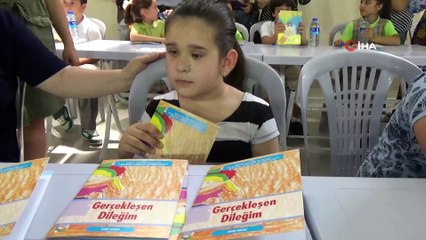 7 yaşındaki görme engelli Duru, ilk kitabının mutluluğunu yaşıyor