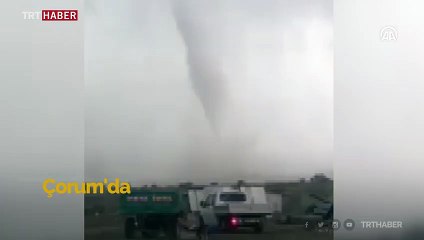 Çorum’da hortum evlere ve ahırlara zarar verdi