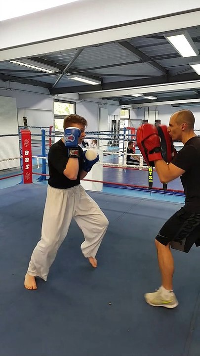 ALLSPORT BOXE PIEDS POINGS SEDAN BAZEILLES