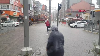 KOCAELİ İzmit'te yağmur etkili oldu