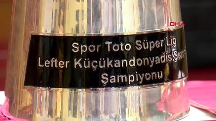 SPOR Galatasaray'da barbekülü divan toplantısı başkan yardımcısı Yusuf Günay'ın katılımıyla başladı