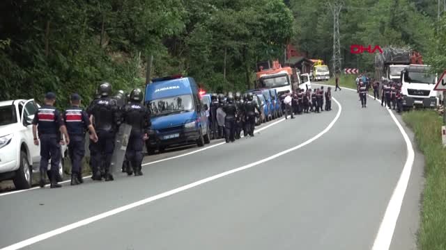 RİZE- Fırtına Vadisinde kaçak yapı yıkımları sürüyor