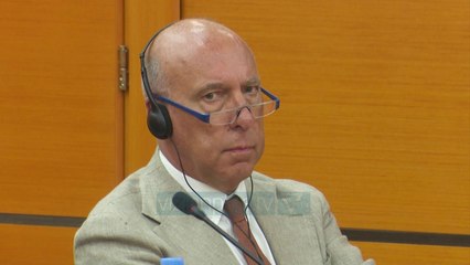 Vjerdha: Vettingu, luftë klasash e kohëve moderne - News, Lajme - Vizion Plus