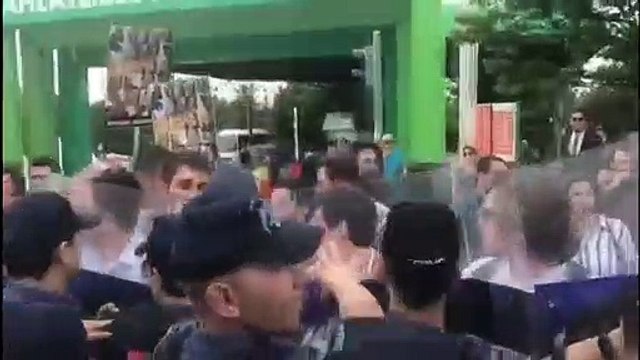 Çorlu tren kazasında yakınlarını kaybeden ailelere polis müdahalesi