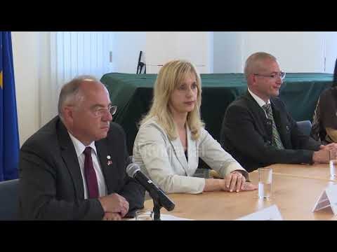 Delegacioni i bundestagut: Kushtetuta eshte baza e nje vendi dhe zgjedhjet te behen sipas afateve