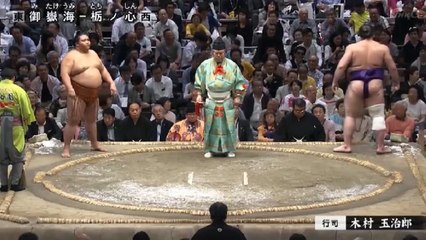 Mitakeumi vs Tochinoshin - Natsu 2019, Makuuchi - Day 10 (NHK)