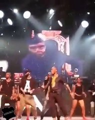 Lorsque Fally Ipupa et Didier Drogba se retrouvent sur scène, ça chauffe !