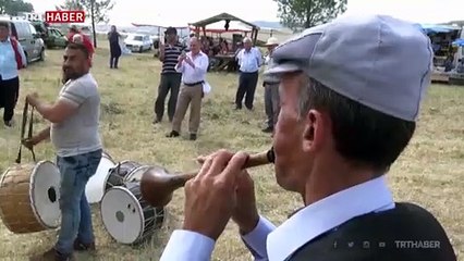 "Çılgın davulcu" 7 davulu aynı anda çalıyor