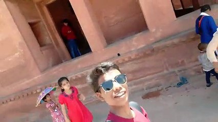Enjoying tour in Delhi with my Family at the Red Fort
