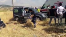 Çarpışan araçlar buğday tarlasına girdi: 2 yaralı