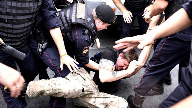 Hundreds arrested at Moscow protest over Ivan Golunov's arrest