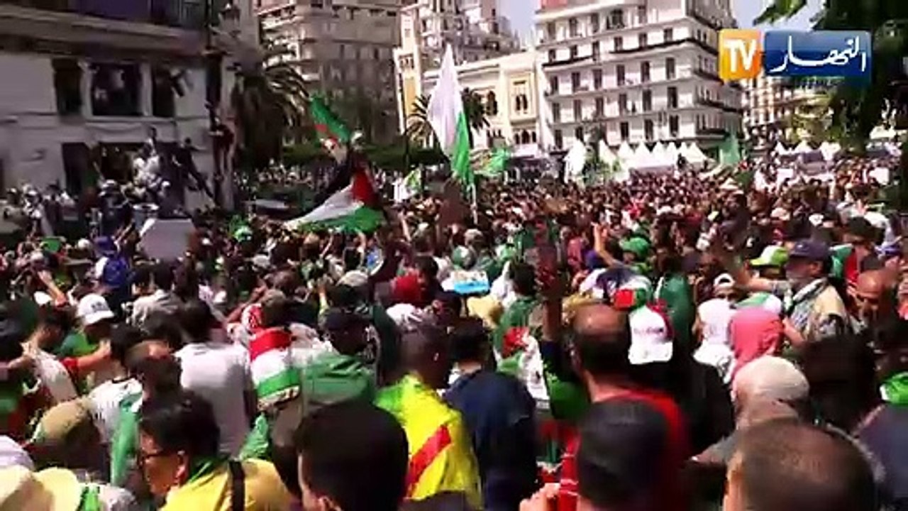 سياسة: الحراك الشعبي..تعددت المبادرات والحوار م...