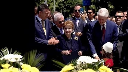 Билл Клинтон приехал в Косово