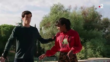 Théo et Inès se rapprochent (Ep71)