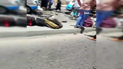 - Mısır’da 2 minibüs çarpıştı: 14 ölü, 8 yaralı