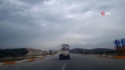 Uşak-Kütahya yolunda tehlike saçan araç