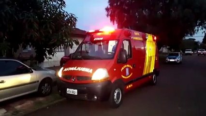 Mulher tem lesão no tornozelo após sofrer queda