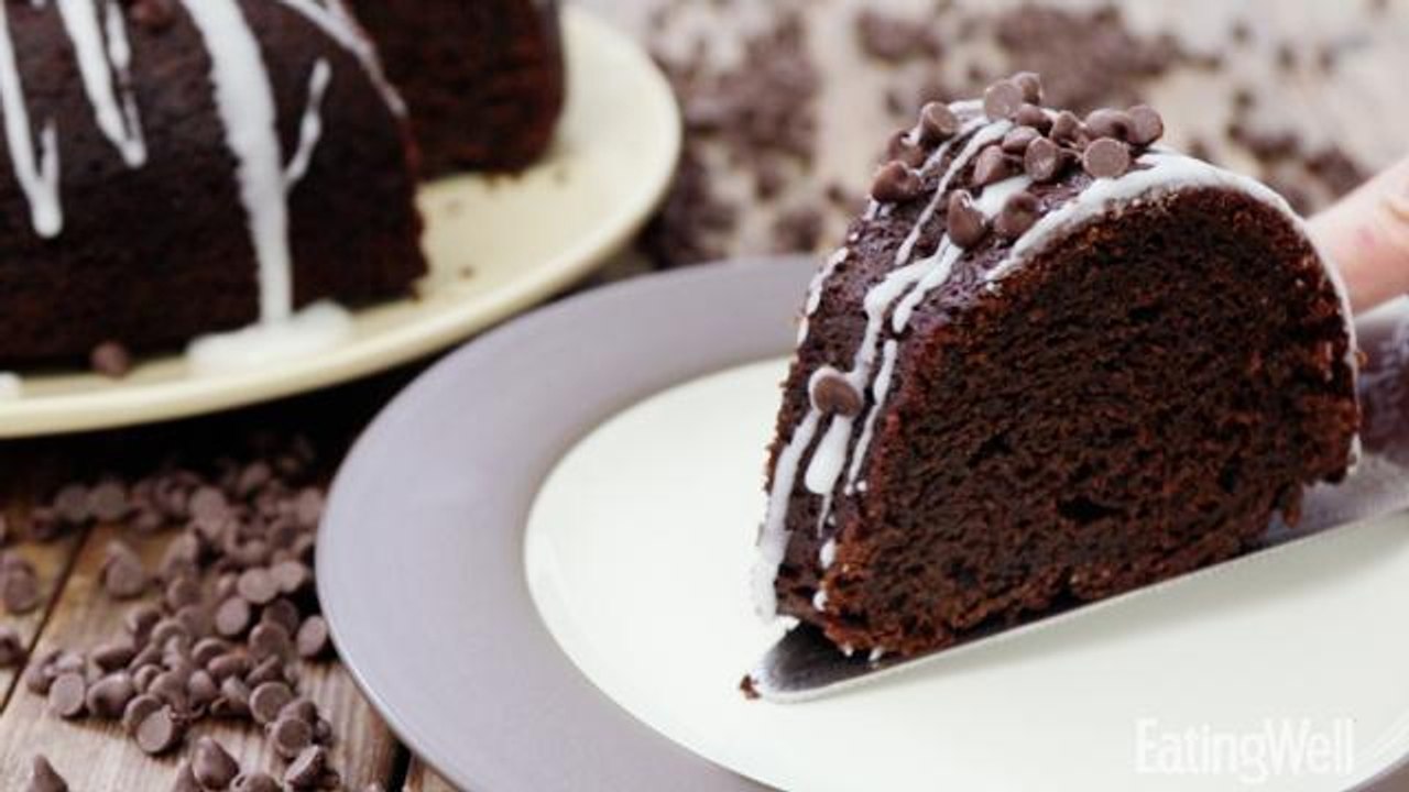How to Make Glazed Chocolate-Pumpkin Bundt Cake