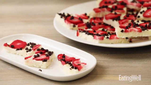 How to Make Strawberry & Chocolate Frozen Yogurt Bark
