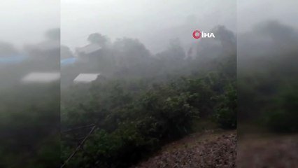 Samsun'da ceviz büyüklüğünde dolu yağdı