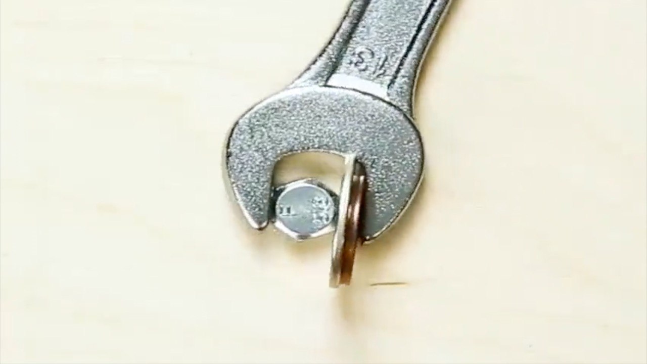 Easy, Smart Hacks For Wall Hangings, Screws, Bolts and Wrenches