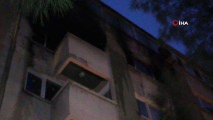 Bornova'da bir apartmanda çıkan yangın paniğe neden oldu