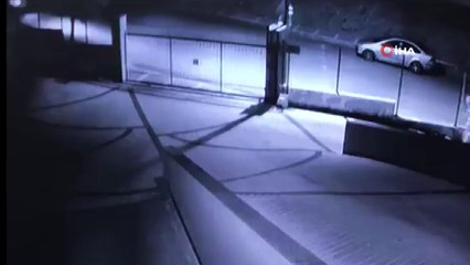 Ümraniye’de kapalı otoparkta motosiklet hırsızlığı kamerada