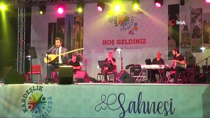 Küçükçekmece 'Kardeşlik Festivali'nde renkli görüntüler