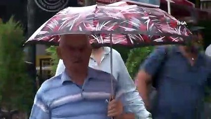 İzmir Genelinde Sağanak Yağış Etkili Oldu