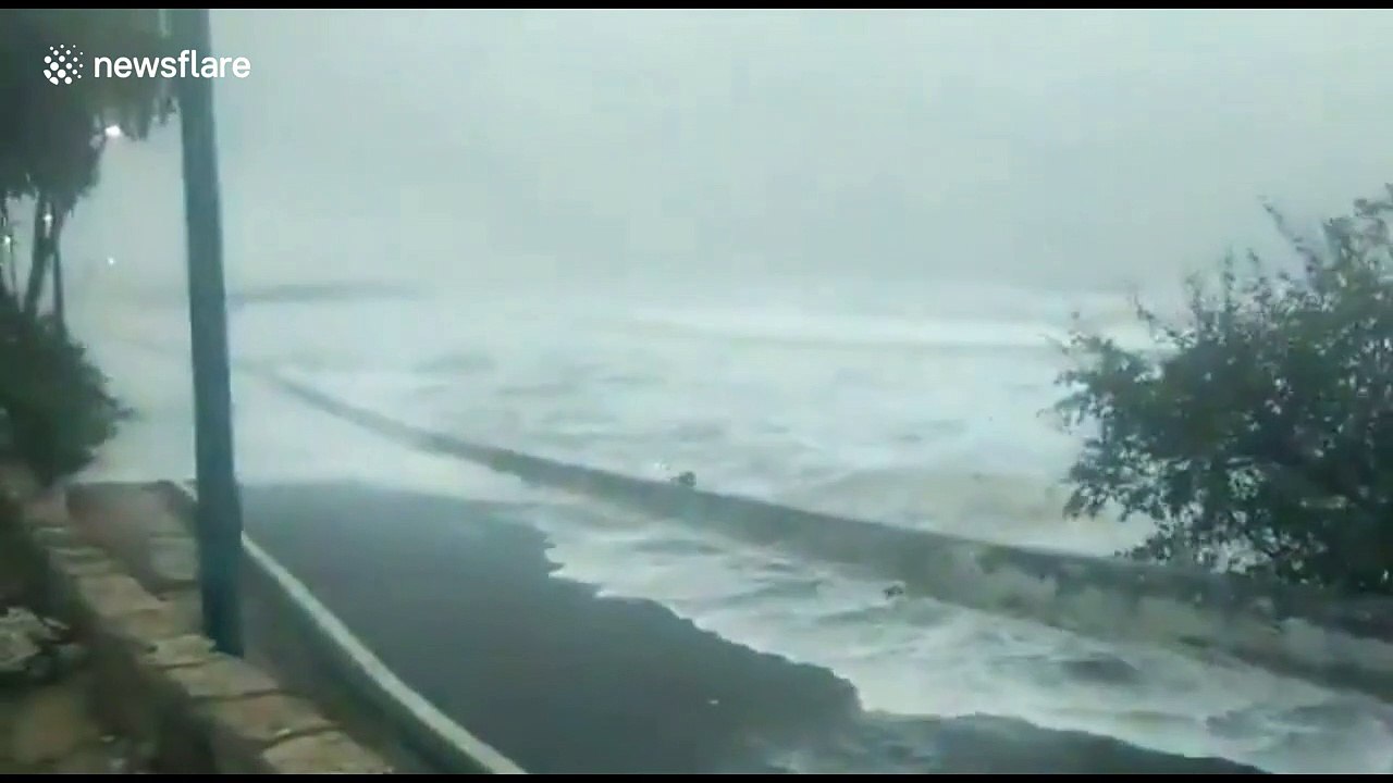 Big waves of Cyclone Vayu batter coast in weste...