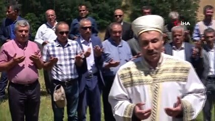 Vanlı arıcılar bal duasına çıktı