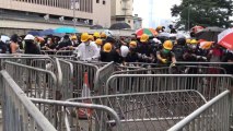 La Policía hongkonesa disuelve la masiva protesta contra ley de extradición