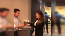 Mehmet Ali Erbil'in hastane odasında sürpriz doğum günü kutlaması