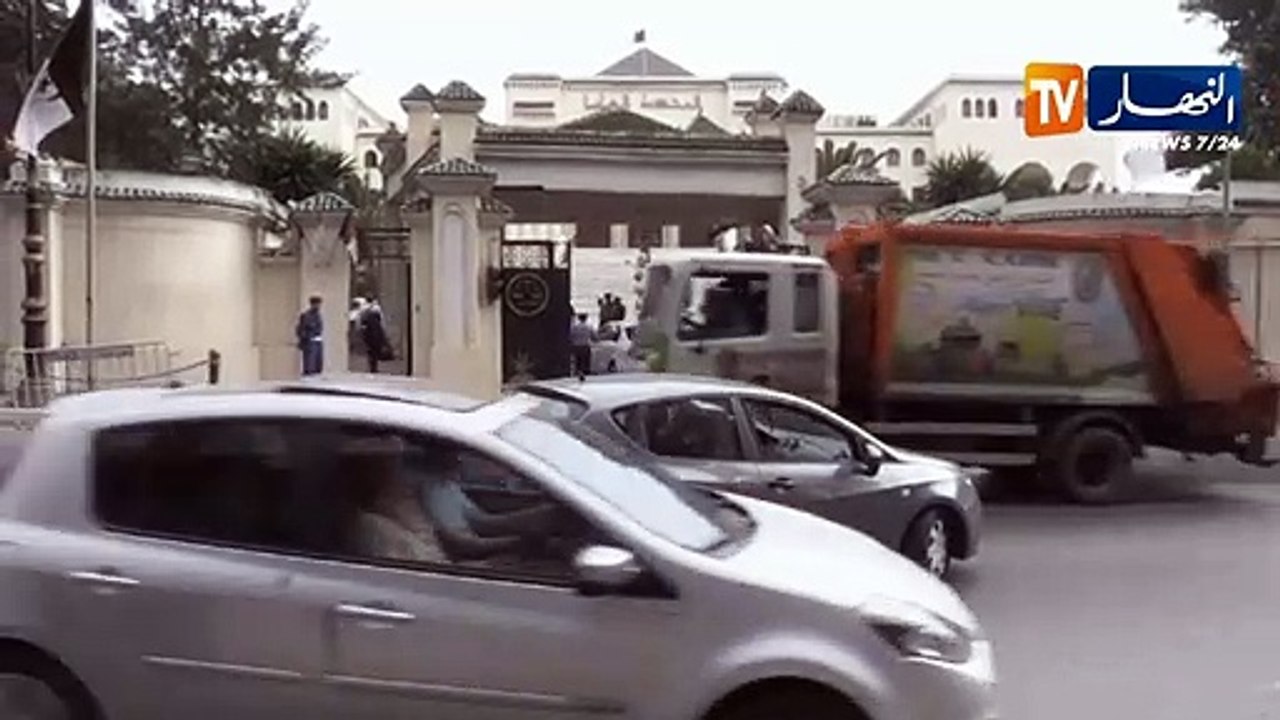وصول الوزير الأول الأسبق " سلال" للمحكمة العليا للمثول أمام قاضي التحقيق