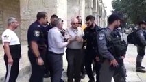 İsrail polisi Mescid-i Aksa'nın görevlilerini gözaltına aldı