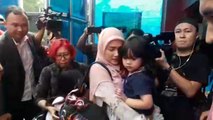 Suasana Mulan Jameela Jenguk Dhani Bersama Dua Anaknya