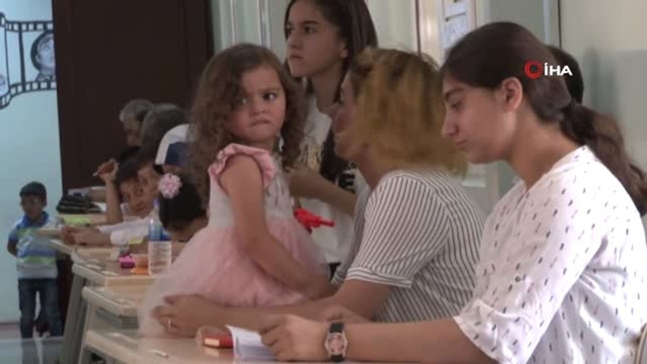 15 Temmuz şehidi İlhan Varank'ın adının verildiği okulda öğrenci, öğretmen ve veliler 3 dilde şiir...