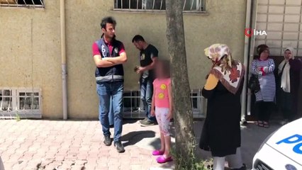 Eşinin ellerini bağlayıp öldüren adam kızıyla annesinin cesedini aynı evde bıraktı